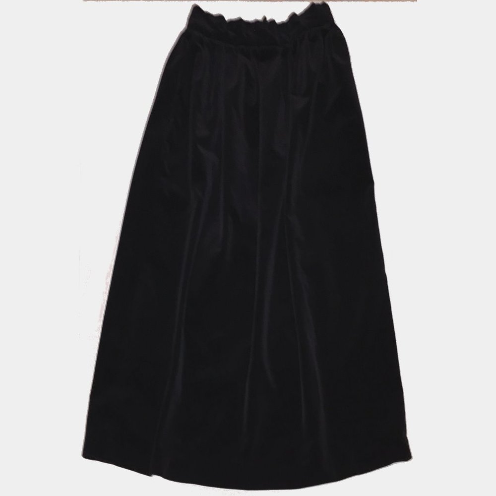 AppleCross & Peale Black Velvet Skirt - size 8